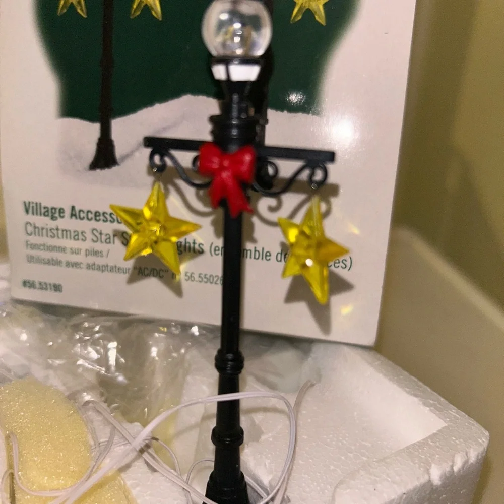Department 56 Festive Yellow Star Street Lamp